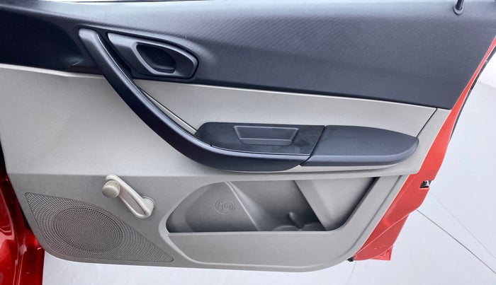 2018 Tata Tiago XE 1.2 REVOTRON, Petrol, Manual, 16,632 km, Driver Side Door Panels Control