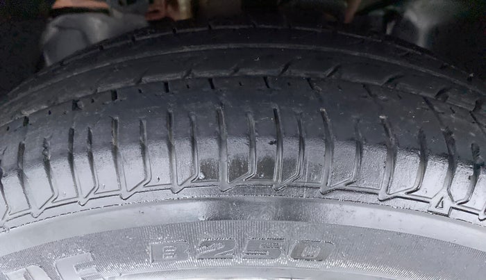 2018 Tata Tiago XE 1.2 REVOTRON, Petrol, Manual, 16,632 km, Left Front Tyre Tread