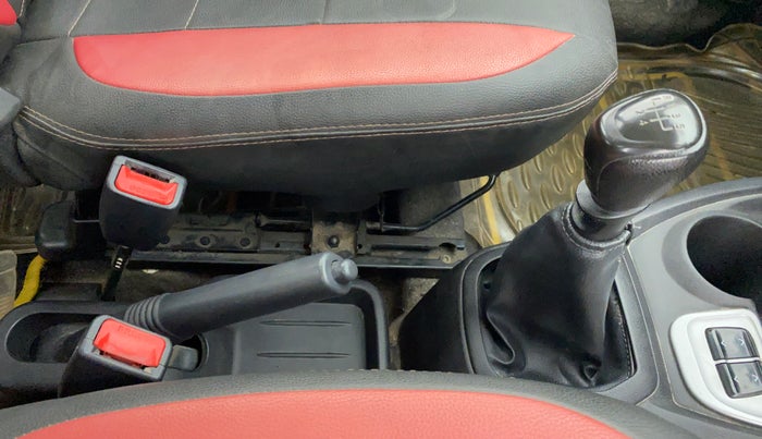 2017 Datsun Redi Go T (O), Petrol, Manual, 35,749 km, Gear Lever