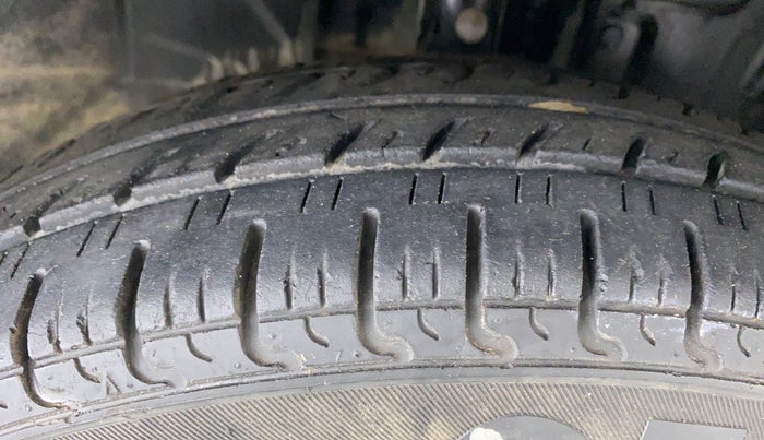 2017 Datsun Redi Go T (O), Petrol, Manual, 35,749 km, Right Front Tyre Tread