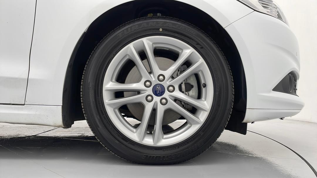 2017 Ford Mondeo Ambiente, Automatic, 45205 km, Right Front Wheel