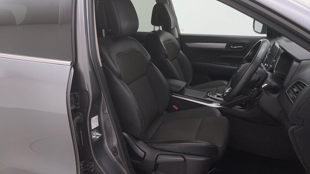 2023 Renault Koleos Life (4x2), Automatic, 31088 km, Right Side Front Door Cabin View