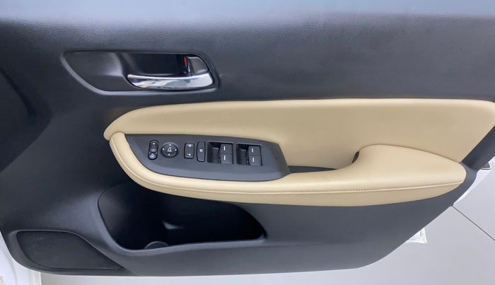 2022 Honda City 1.5L I-VTEC ZX CVT, Petrol, Automatic, 9,029 km, Driver Side Door Panels Control