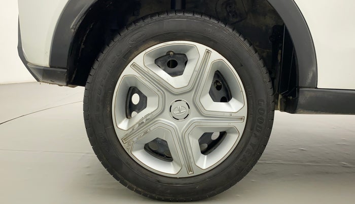 2022 Tata NEXON XM SUNROOF DIESEL, Diesel, Manual, 45,325 km, Right Rear Wheel