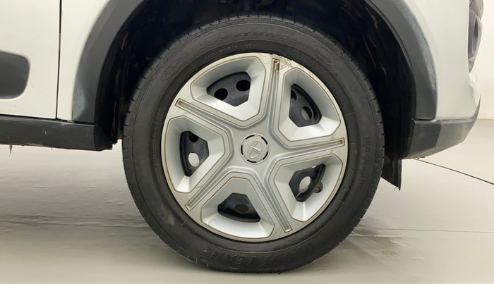 2022 Tata NEXON XM SUNROOF DIESEL, Diesel, Manual, 45,325 km, Right Front Wheel