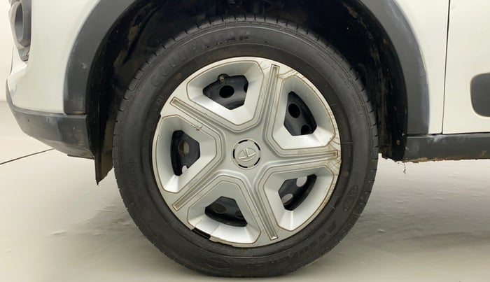 2022 Tata NEXON XM SUNROOF DIESEL, Diesel, Manual, 45,325 km, Left Front Wheel