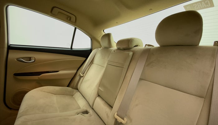 2020 Toyota YARIS G MT, Petrol, Manual, 32,953 km, Right Side Rear Door Cabin