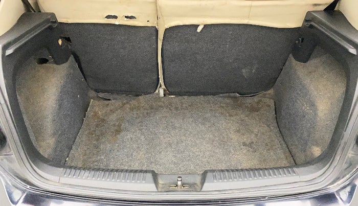 2011 Volkswagen Polo COMFORTLINE 1.2L PETROL, Petrol, Manual, 25,925 km, Dicky (Boot door) - Parcel tray missing
