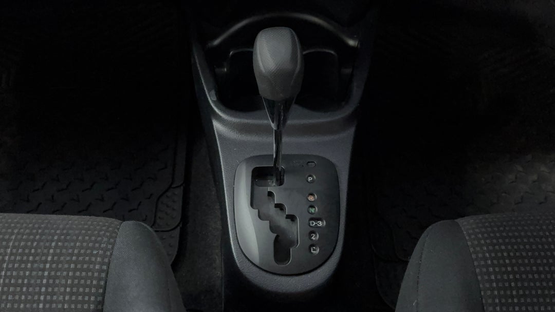 2017 Toyota Yaris Ascent, Automatic, 46613 km, Gear Lever 