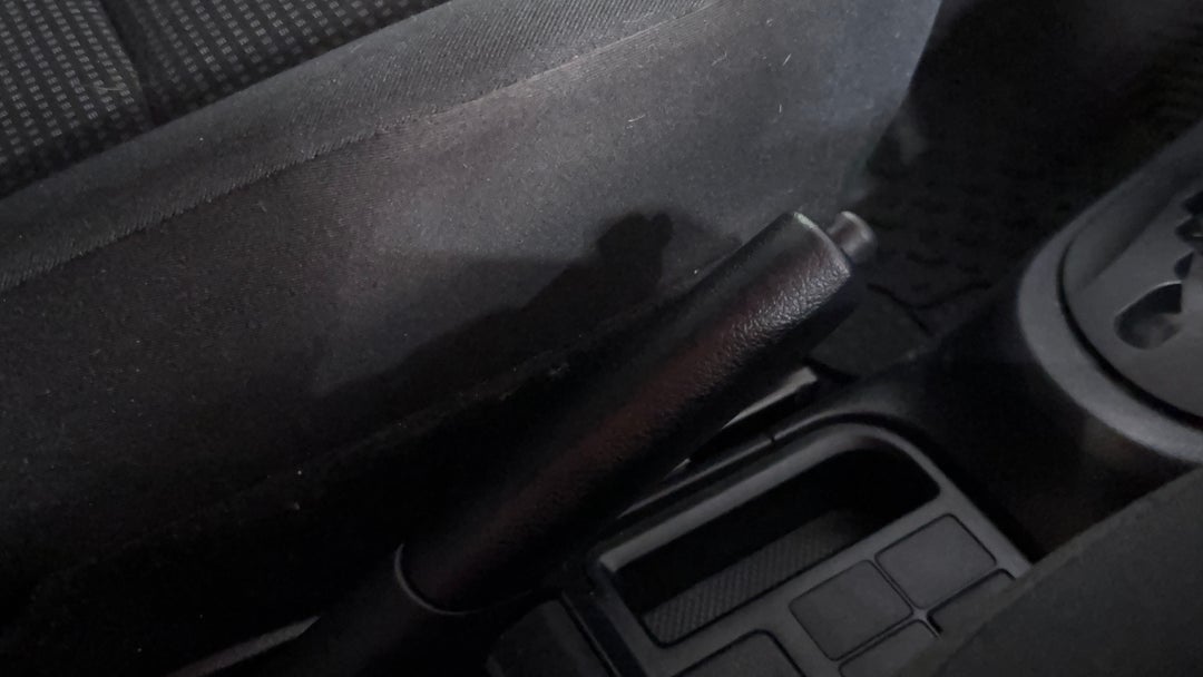 2017 Toyota Yaris Ascent, Automatic, 46613 km, Handbrake