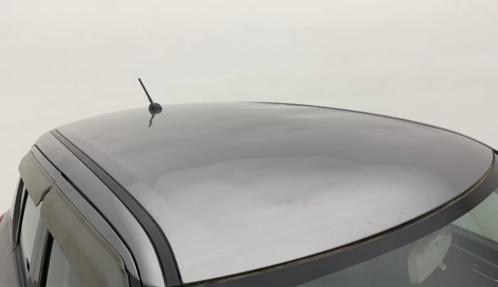 2016 Maruti Swift VXI, Petrol, Manual, 80,664 km, Roof - Slightly dented