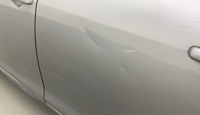 2016 Maruti Swift VXI, Petrol, Manual, 80,664 km, Rear left door - Minor scratches