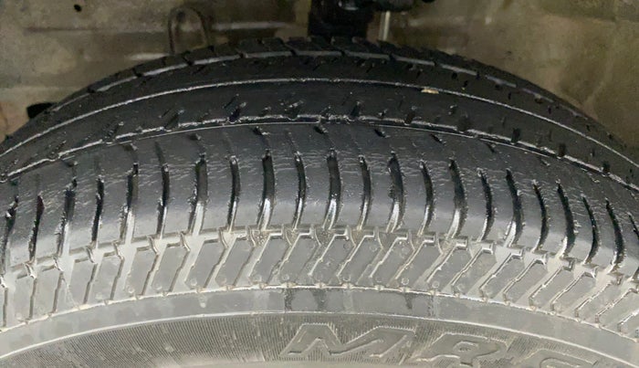 2016 Maruti Swift VXI, Petrol, Manual, 80,664 km, Left Front Tyre Tread