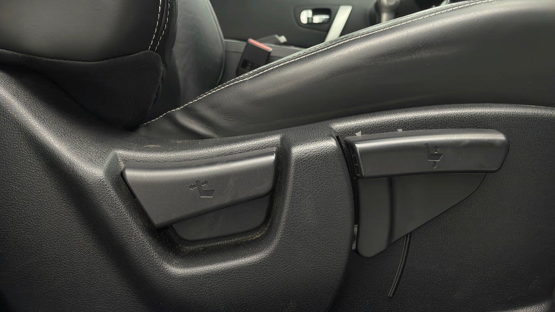 2012 Nissan Dualis Ti (4x2), Automatic, 99807 km, Drivers Side Adjustment Panel