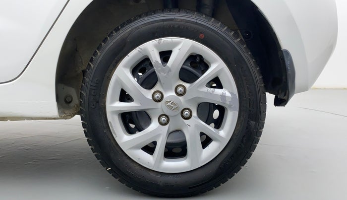 2017 Hyundai Grand i10 MAGNA 1.2 VTVT, Petrol, Manual, 33,124 km, Left Rear Wheel