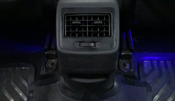 2017 Hyundai Grand i10 MAGNA 1.2 VTVT, Petrol, Manual, 33,124 km, Rear AC Vents
