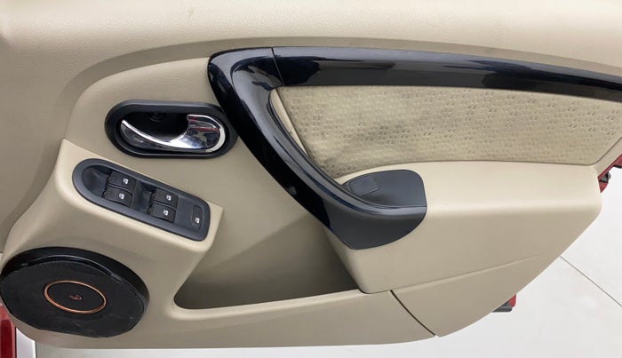 2014 Nissan Terrano XV D THP 110 PS, Diesel, Manual, 82,871 km, Driver Side Door Panels Control
