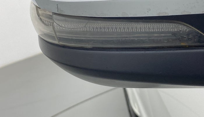 2022 Toyota Innova Crysta 2.4 GX AT 7 STR, Diesel, Automatic, 37,823 km, Right rear-view mirror - Indicator light has minor damage
