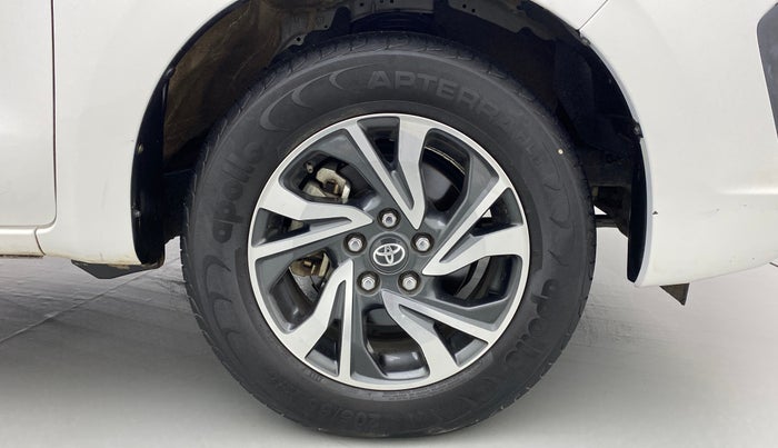 2022 Toyota Innova Crysta 2.4 GX AT 7 STR, Diesel, Automatic, 37,823 km, Right Front Wheel