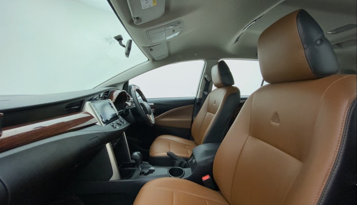 2022 Toyota Innova Crysta 2.4 GX AT 7 STR, Diesel, Automatic, 37,823 km, Right Side Front Door Cabin