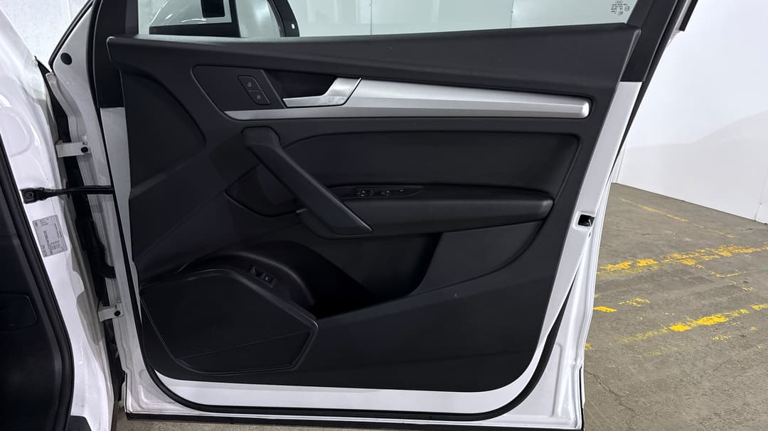 2022 Audi Q5 45 Tfsi Quattro Mhev, Automatic, 34664 km, Speaker View
