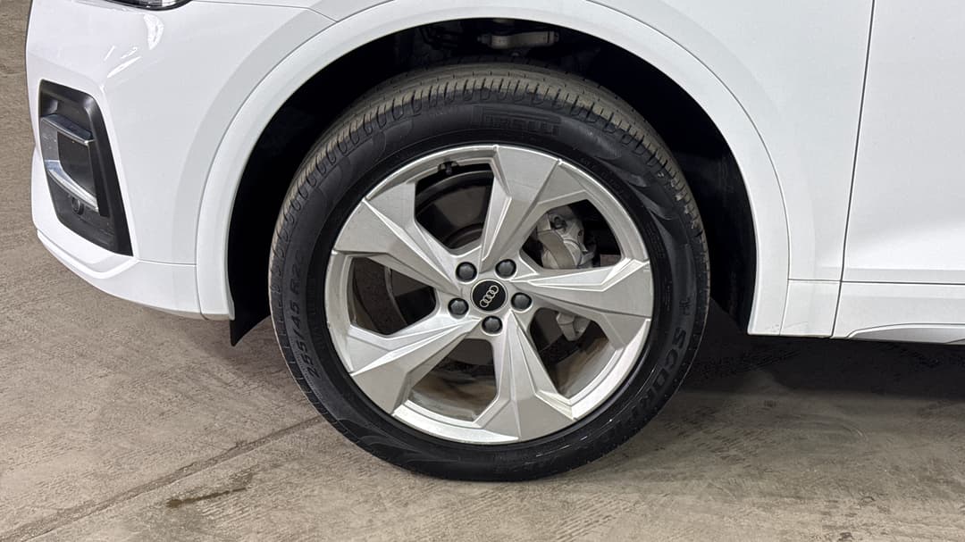 2022 Audi Q5 45 Tfsi Quattro Mhev, Automatic, 34664 km, Left Front Wheel