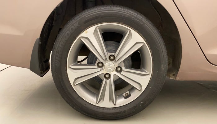 2018 Hyundai Verna 1.6 VTVT SX, Petrol, Manual, 40,461 km, Right Rear Wheel