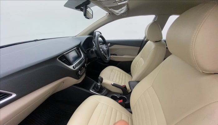 2018 Hyundai Verna 1.6 VTVT SX, Petrol, Manual, 40,461 km, Right Side Front Door Cabin