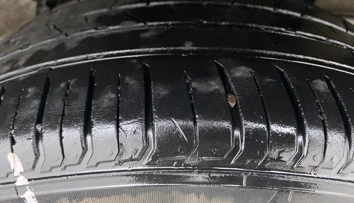 2019 Hyundai VENUE SX(O) CRDi, Diesel, Manual, 17,074 km, Left Rear Tyre Tread
