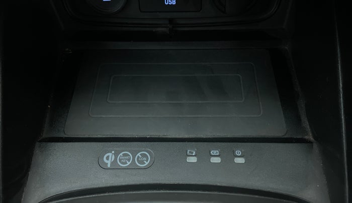 2019 Hyundai VENUE SX(O) CRDi, Diesel, Manual, 17,074 km, Wireless Charger