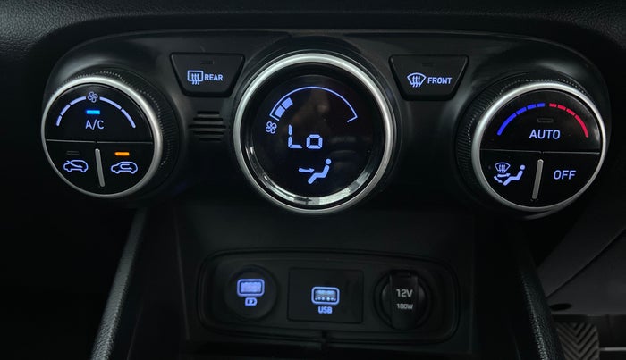 2019 Hyundai VENUE SX(O) CRDi, Diesel, Manual, 17,074 km, Automatic Climate Control