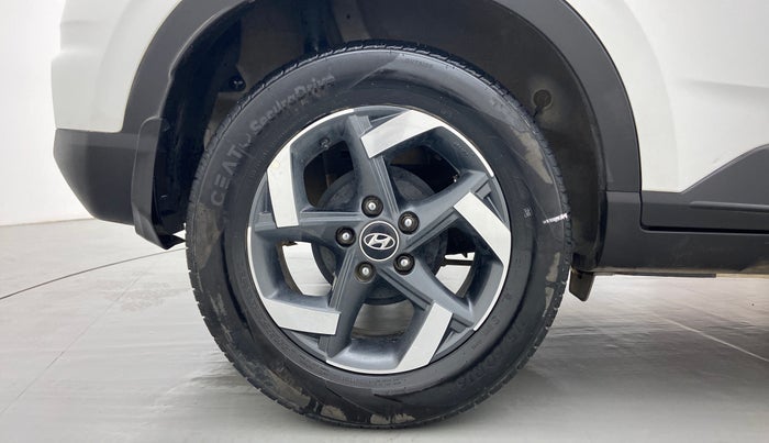 2019 Hyundai VENUE SX(O) CRDi, Diesel, Manual, 17,074 km, Right Rear Wheel