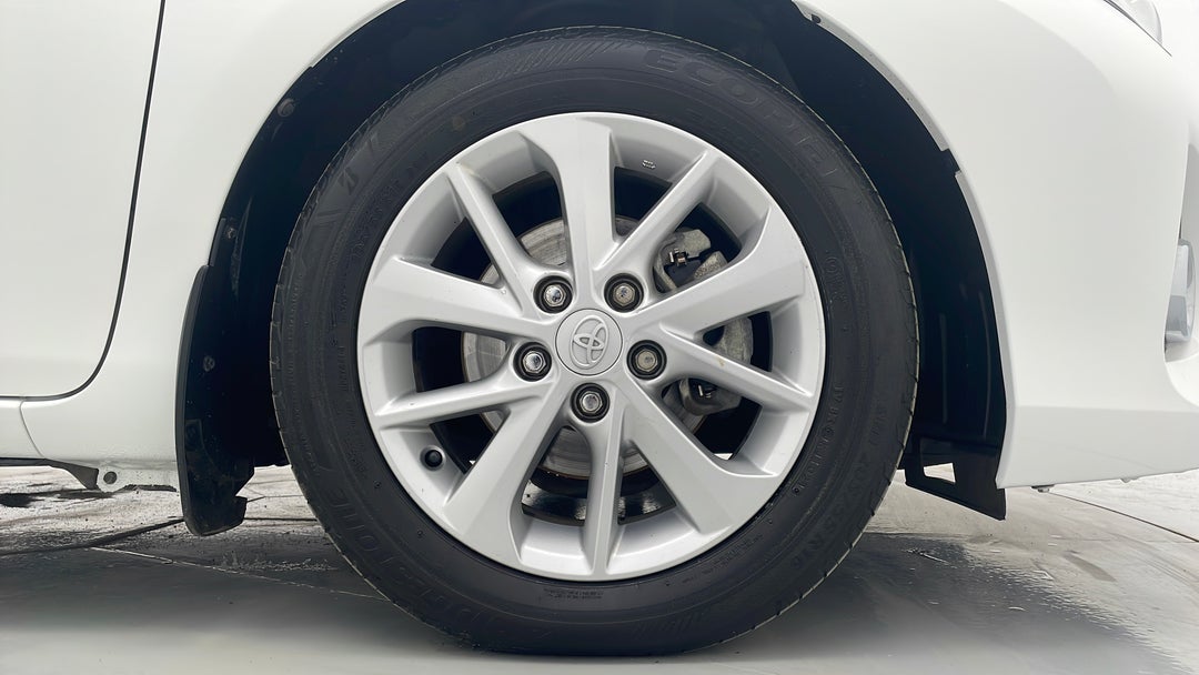 2015 Toyota Corolla Ascent Sport, Automatic, 132116 km, Right Front Wheel