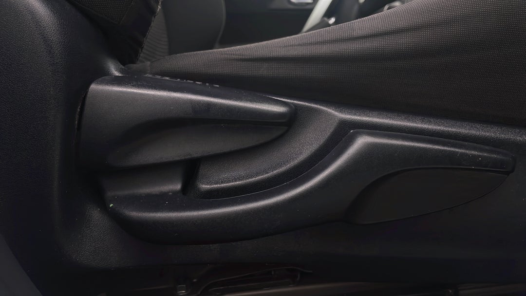 2015 Toyota Corolla Ascent Sport, Automatic, 132116 km, Drivers Side Adjustment Panel