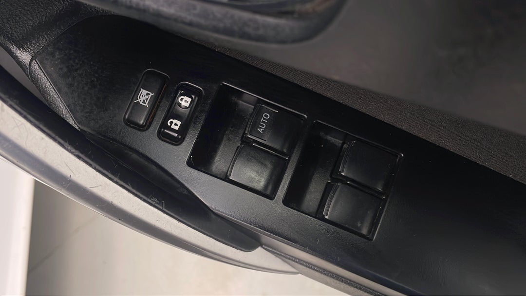 2015 Toyota Corolla Ascent Sport, Automatic, 132116 km, Drivers Side Door Panel Controls