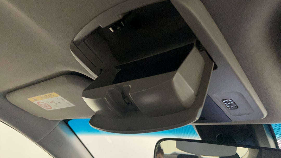 On-Roof Controls/Sunglass holder