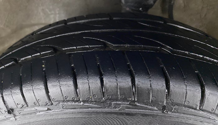 2016 Maruti Alto 800 LXI, Petrol, Manual, 45,650 km, Left Front Tyre Tread