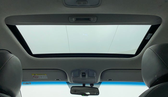 2017 Hyundai New Elantra 2.0 SX (O) AT, Petrol, Automatic, 51,668 km, Interior Sunroof