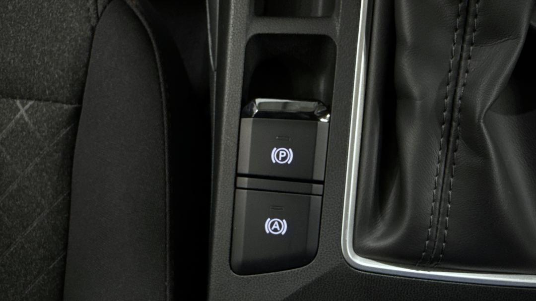 2025 MG Mg3 Excite, Automatic, 4352 km, Handbrake