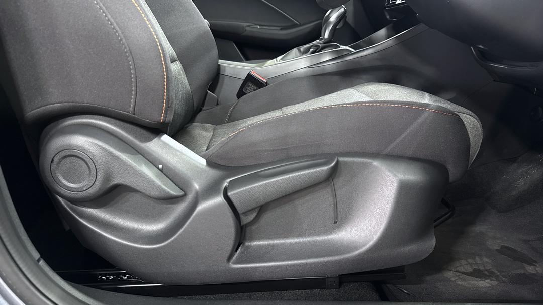 2025 MG Mg3 Excite, Automatic, 4352 km, Drivers Side Adjustment Panel