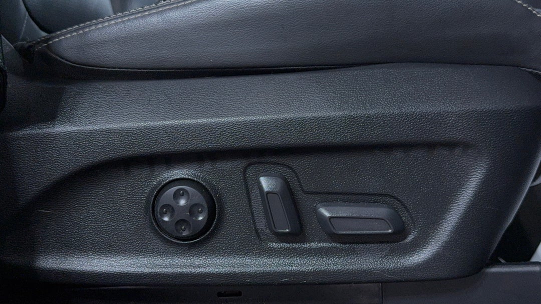 2021 LDV D90 Executive (4WD) D20, Automatic, 87549 km, Drivers Side Adjustment Panel