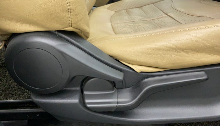 2018 Honda Amaze 1.5 V CVT I-DTEC, Diesel, Automatic, 75,137 km, Driver Side Adjustment Panel
