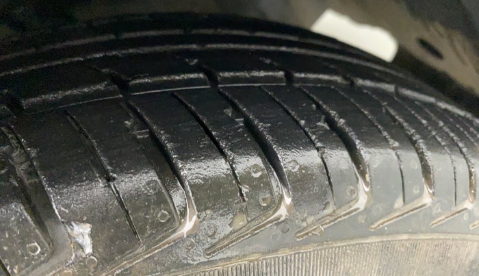 2018 Datsun Redi Go 1.0 LIMITED EDITION, Petrol, Manual, 54,922 km, Right Rear Tyre Tread