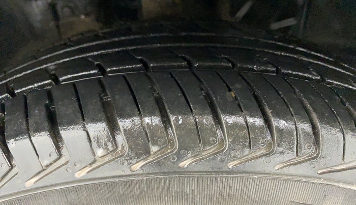 2018 Datsun Redi Go 1.0 LIMITED EDITION, Petrol, Manual, 54,922 km, Left Front Tyre Tread