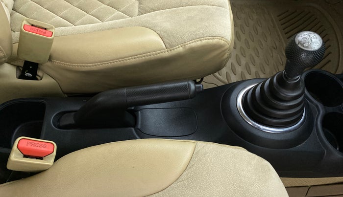 2015 Honda Amaze 1.2 SMT I VTEC, Petrol, Manual, 25,193 km, Gear Lever