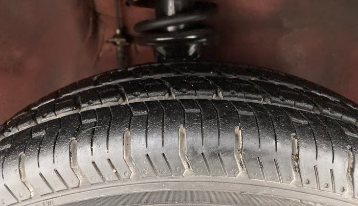 2018 Maruti Alto 800 LXI, Petrol, Manual, 37,034 km, Right Front Tyre Tread