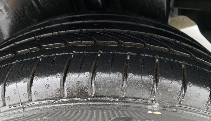 2017 Maruti Ciaz ALPHA DIESEL 1.3, Diesel, Manual, 79,719 km, Left Rear Tyre Tread