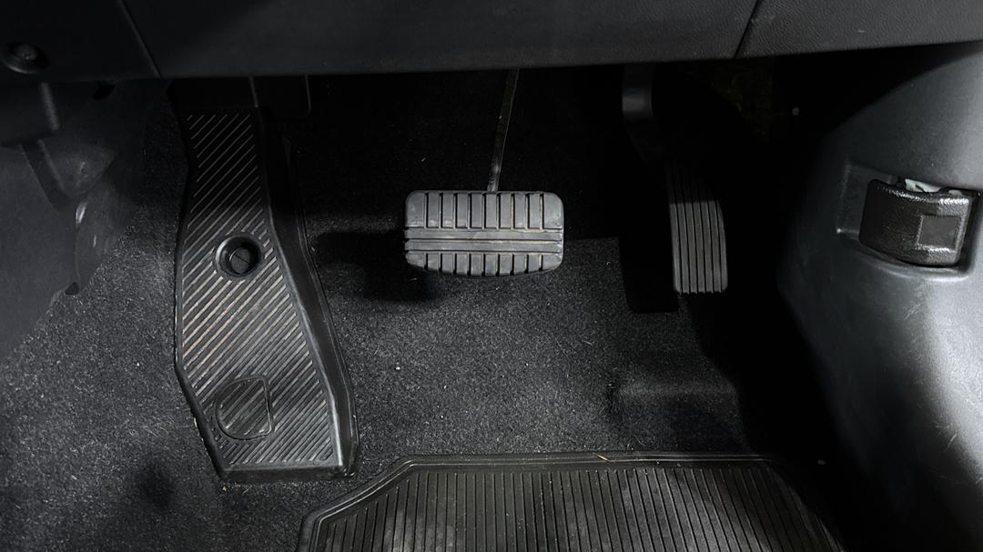 2023 Mitsubishi ASX Gs (2WD), Automatic, 57927 km, Pedals and Footmat