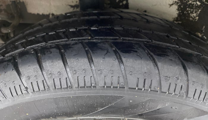 2018 Maruti Celerio VXI d, Petrol, Manual, 38,619 km, Right Rear Tyre Tread