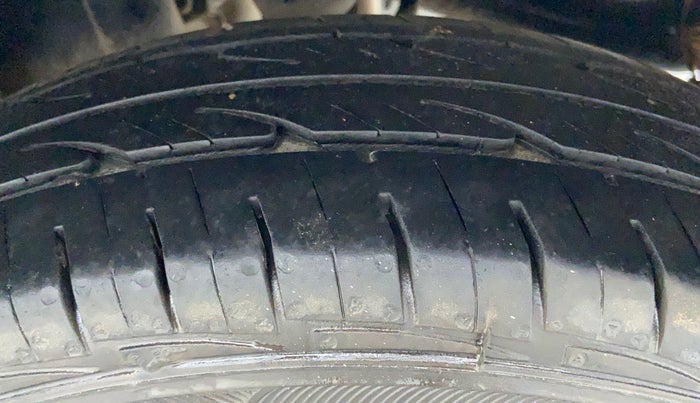 2017 Maruti Alto 800 VXI, Petrol, Manual, 51,892 km, Left Rear Tyre Tread